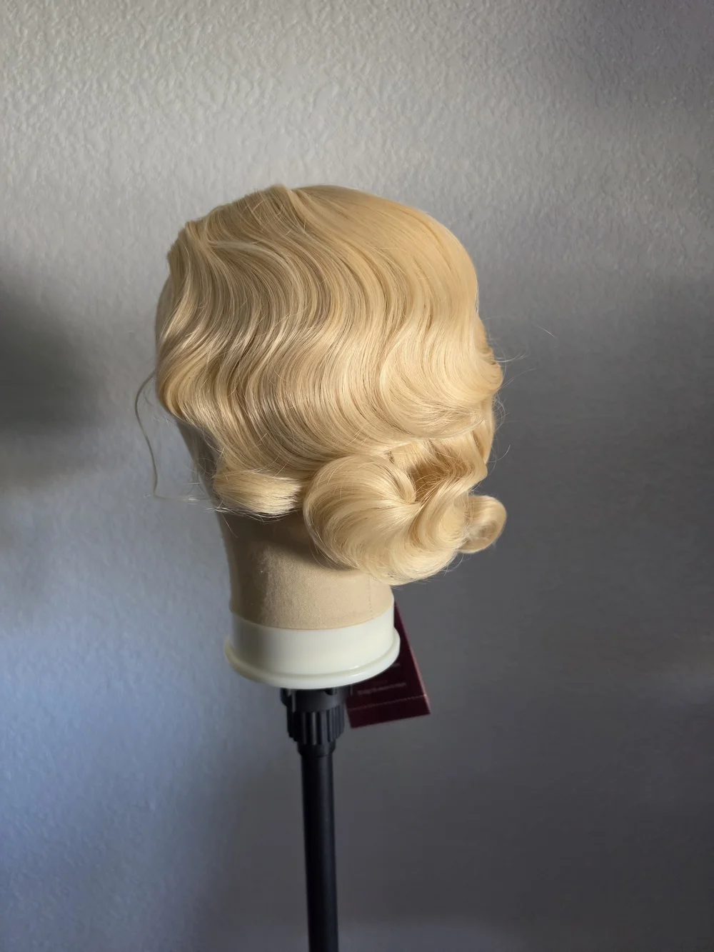 Short Blonde Curly Wig Finger Wave Synthetic Hair for Women 1920s Halloween Cosp